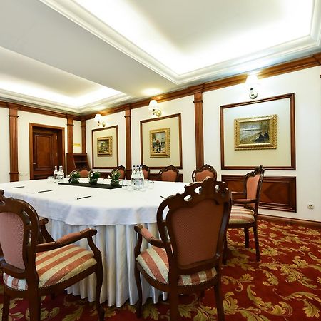 Hotel Belvedere Brăila Exteriör bild