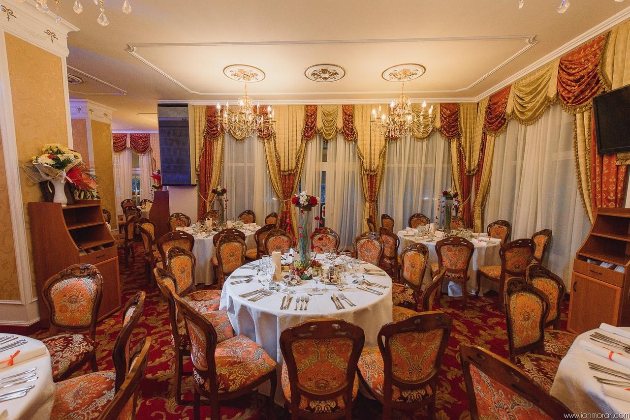 Hotel Belvedere Brăila Exteriör bild