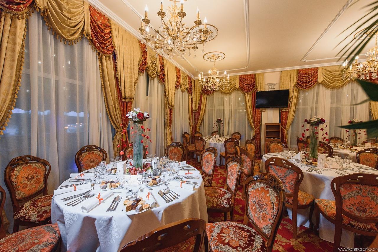 Hotel Belvedere Brăila Exteriör bild