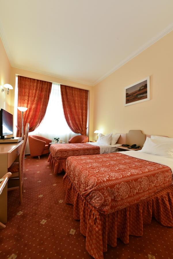 Hotel Belvedere Brăila Exteriör bild