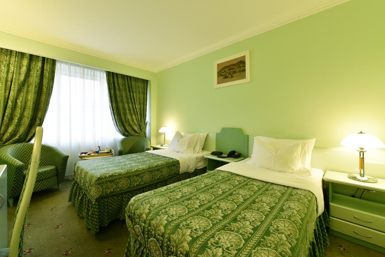 Hotel Belvedere Brăila Exteriör bild
