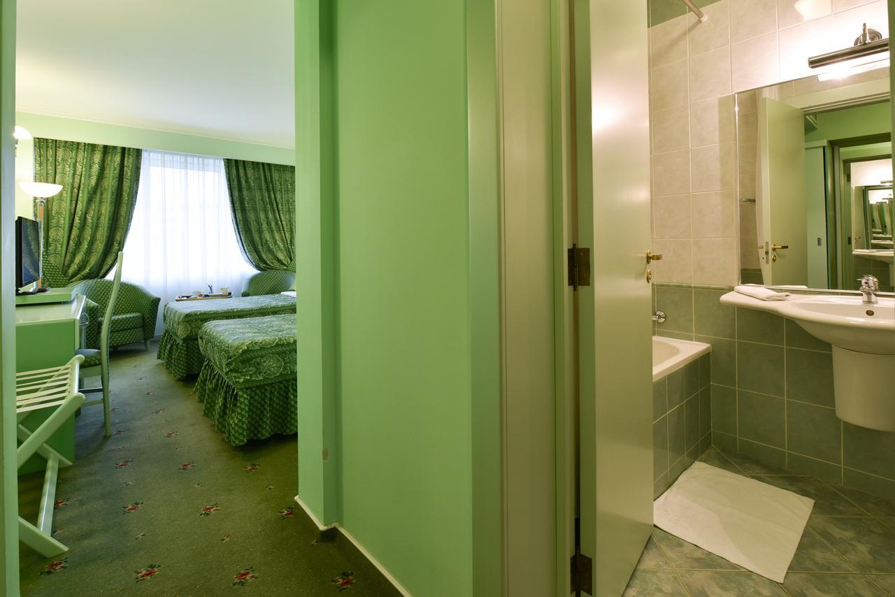 Hotel Belvedere Brăila Exteriör bild